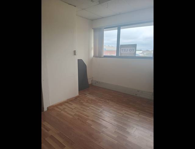 Office property to rent in ORMONDE